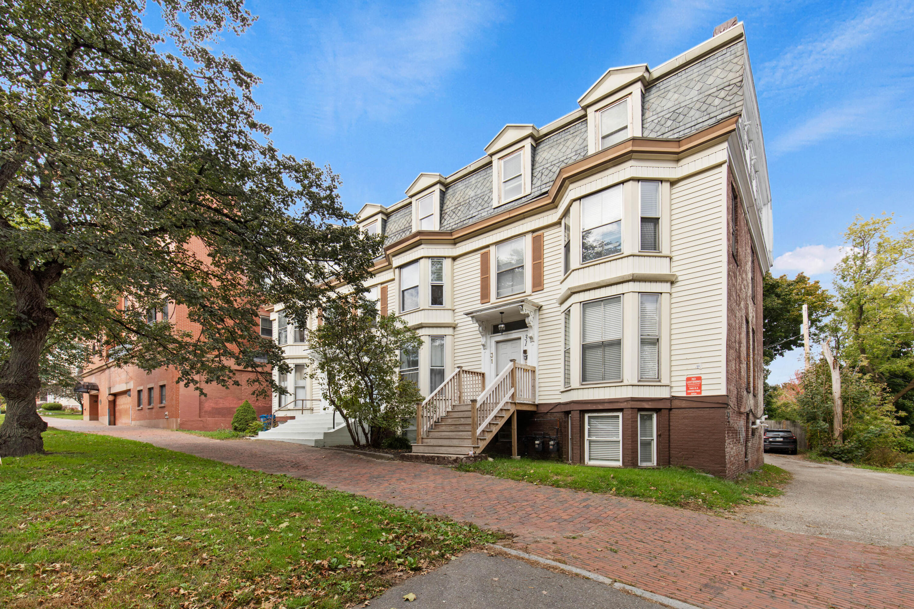 33 State Street Portland, ME 04101 - Photo 2 of 41 Honey Bee Productions LLC 33 State St P