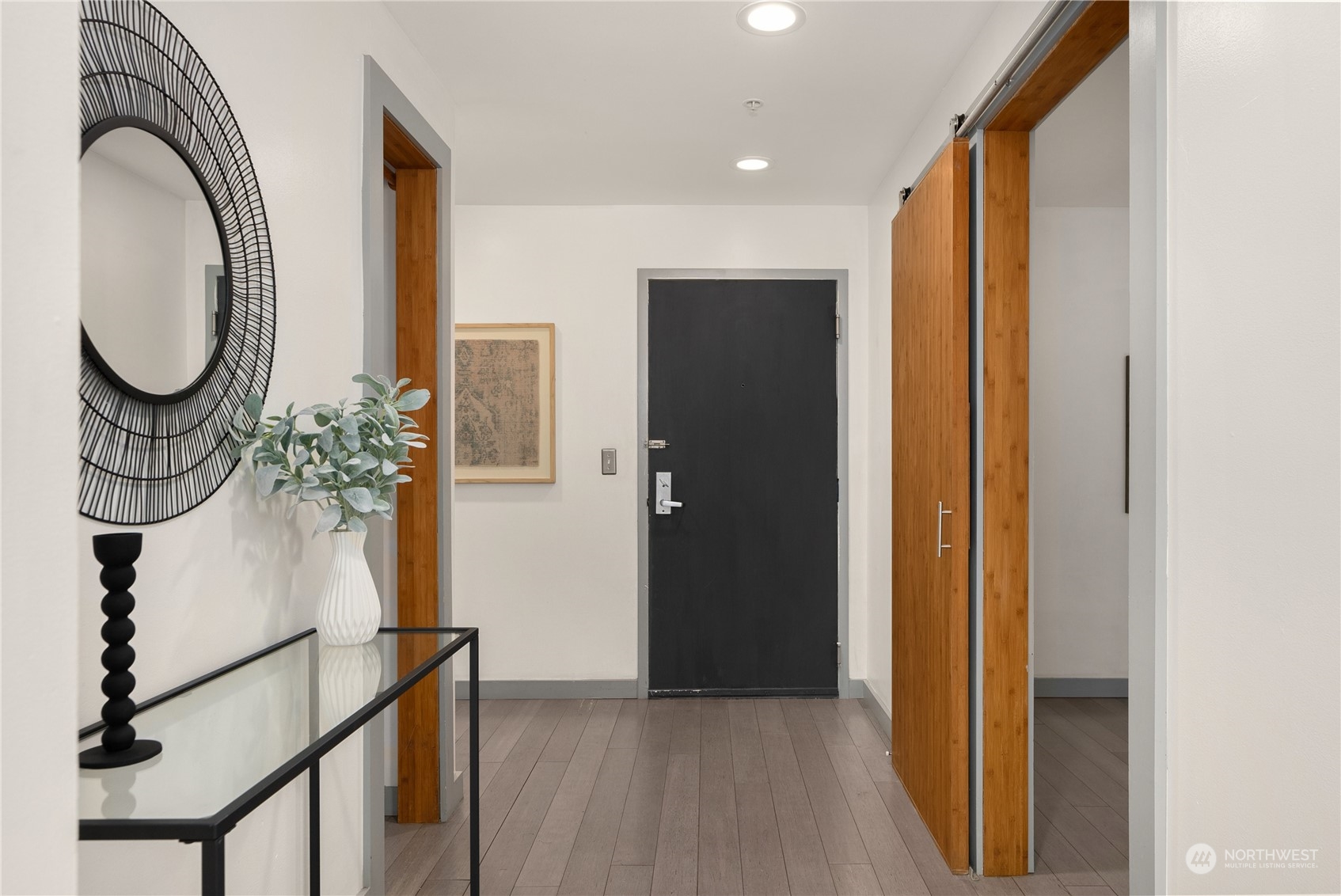 321 10th Avenue South, Unit 508 Seattle, WA 98104 - Photo 2 of 26