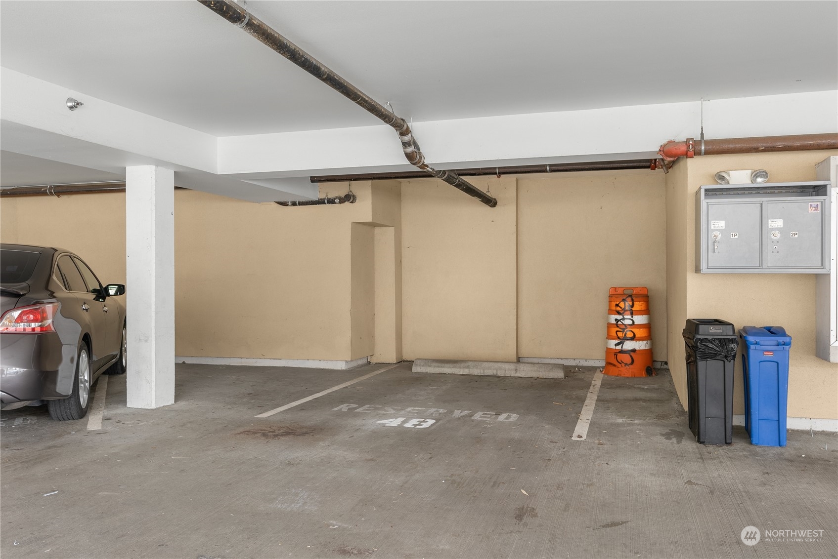 321 10th Avenue South, Unit 508 Seattle, WA 98104 - Photo 21 of 26 a view of empty room with ceiling fan