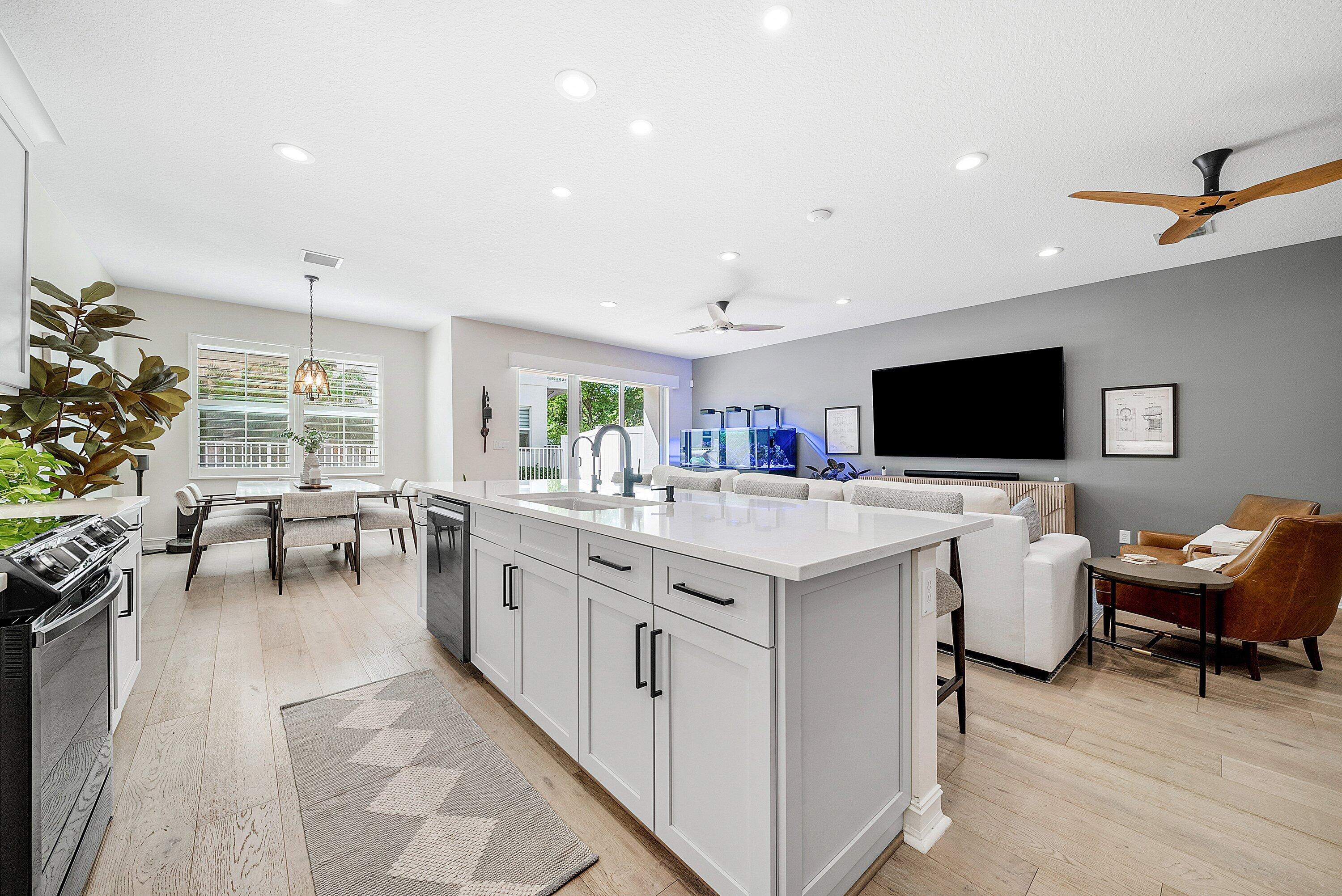 100 Northwest 69th Circle, Unit 44 Boca Raton, FL 33487 - Photo 14 of 56 015-100Northwest69thCircle-44-BocaRaton-