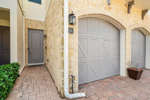 $799,000 | 100 Northwest 69th Circle, Unit 44, Boca Raton, FL 33487