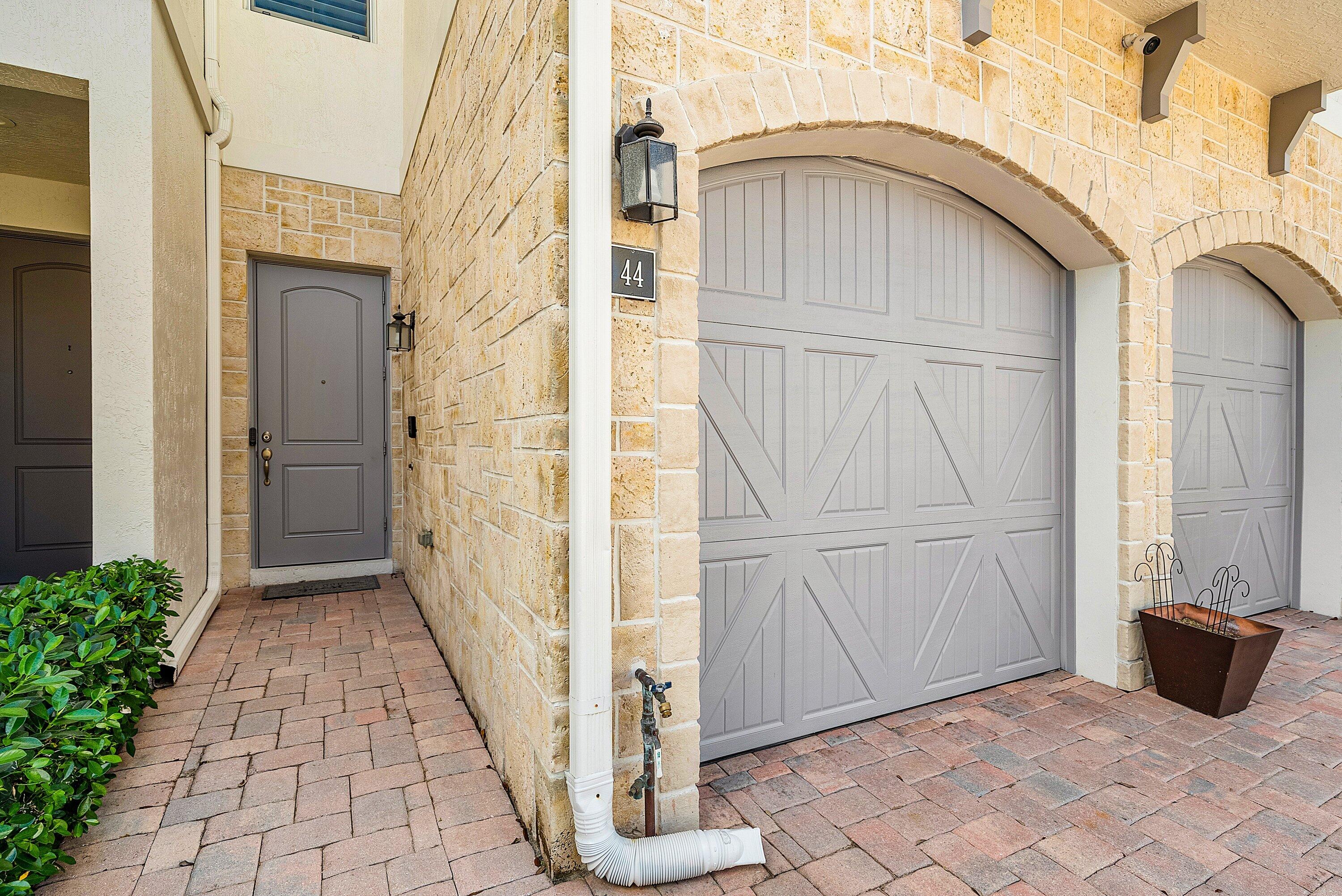 100 Northwest 69th Circle, Unit 44 Boca Raton, FL 33487 - Photo 3 of 56 004-100Northwest69thCircle-44-BocaRaton-