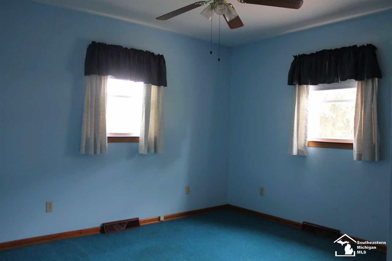 2374 Blue Bush Road Monroe, MI 48162 - Photo 8 of 18