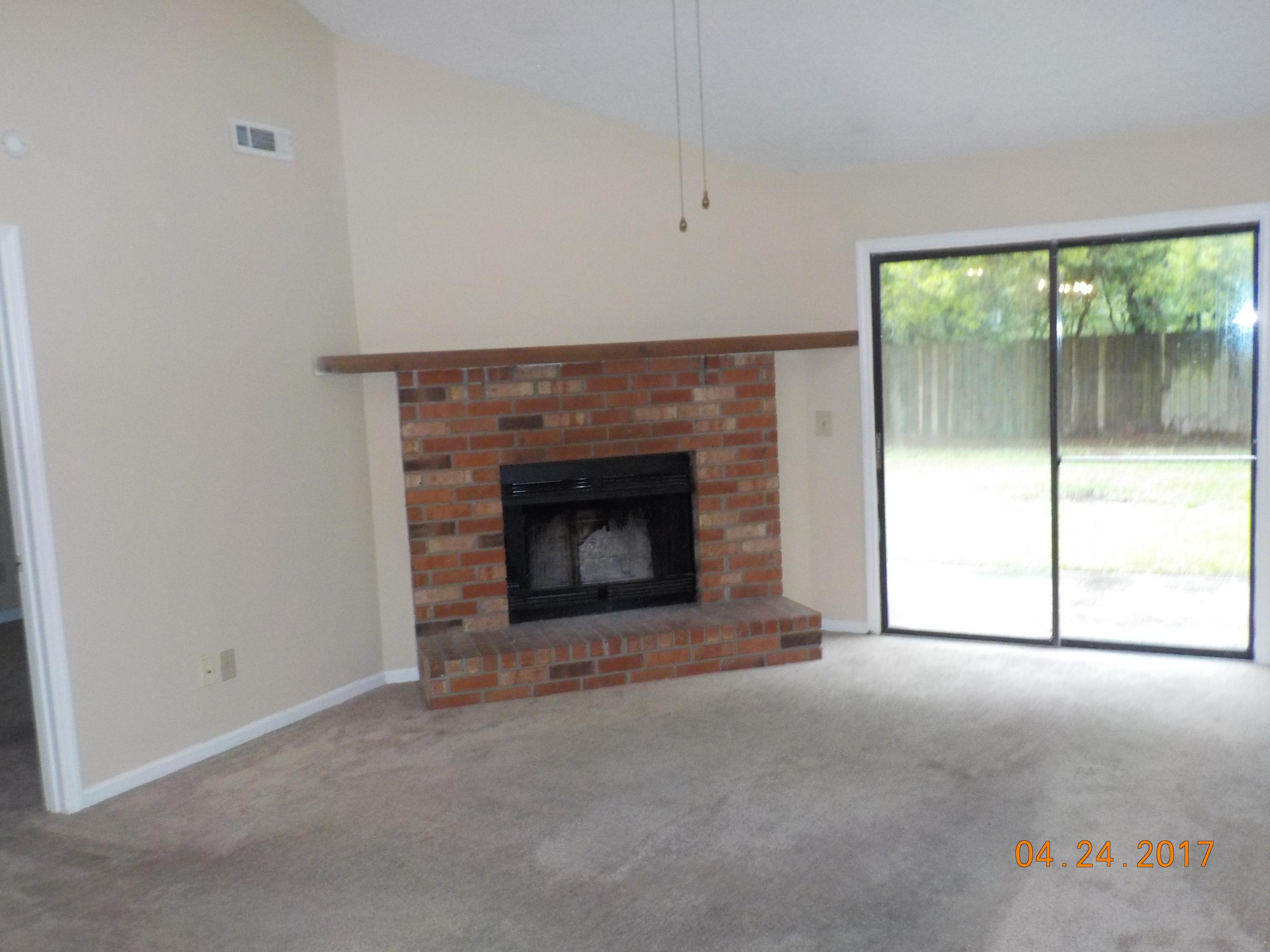 713 Temple Road, Unit A Ladson, SC 29456 - Photo 4 of 7 DSCN0846