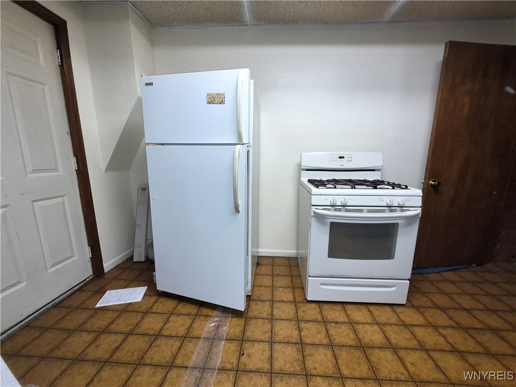 408 North Madison Street Rome, NY 13440 - Photo 12 of 36