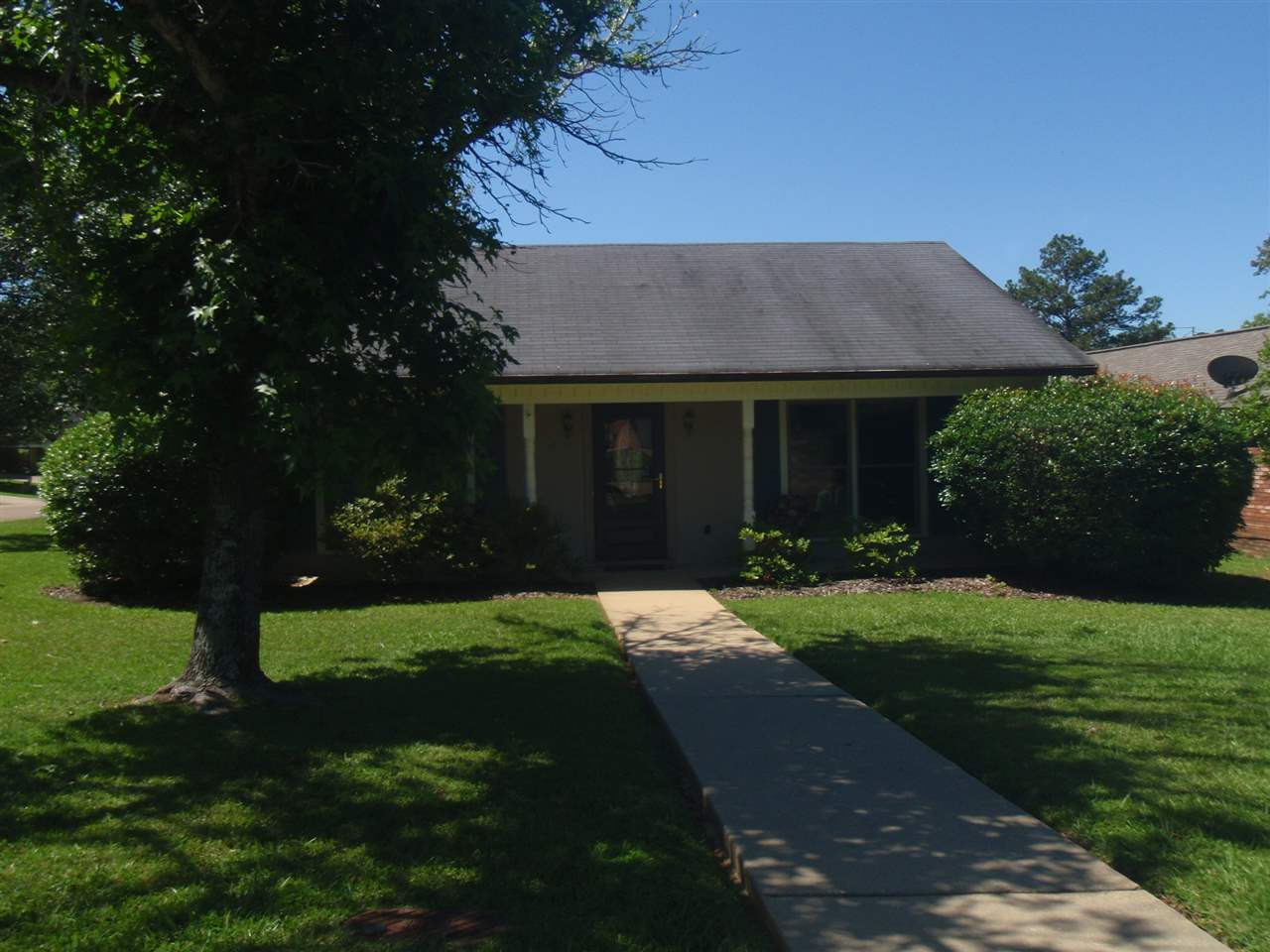 649 Bryceland Boulevard Ridgeland, MS 39157 - Photo 2 of 3 Photo 2