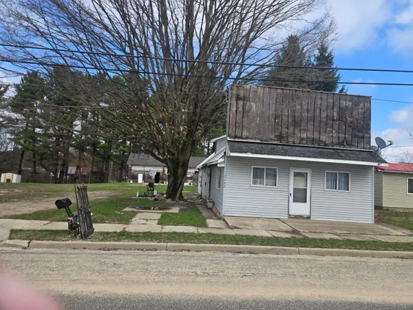 $89,900 | 2582 East Michigan Street, Free Soil, MI 49411