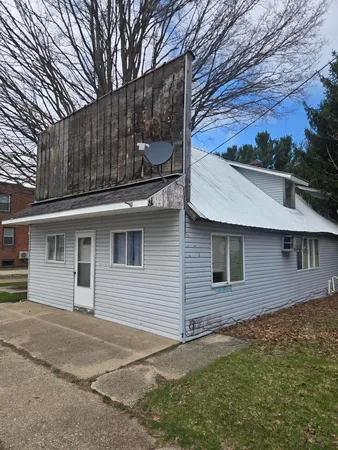 $89,900 | 2582 East Michigan Street, Free Soil, MI 49411