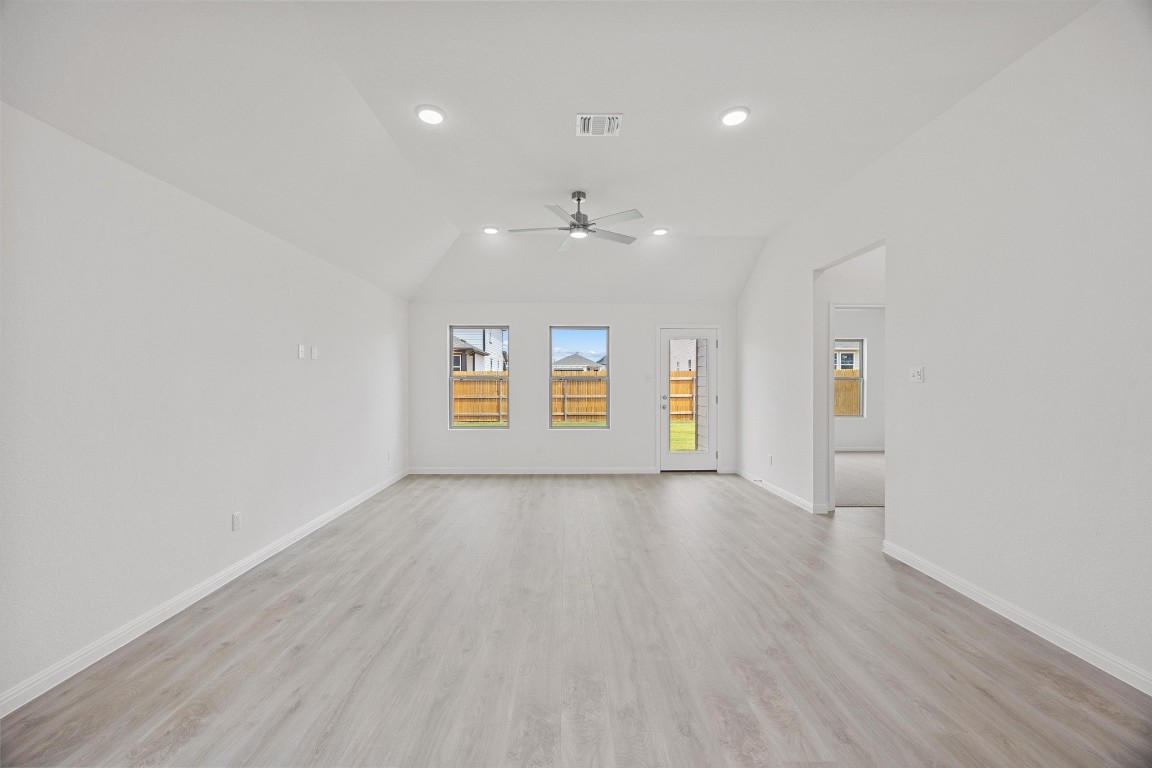 327 Bendecido Loop Elgin, TX 78621 - Photo 11 of 35