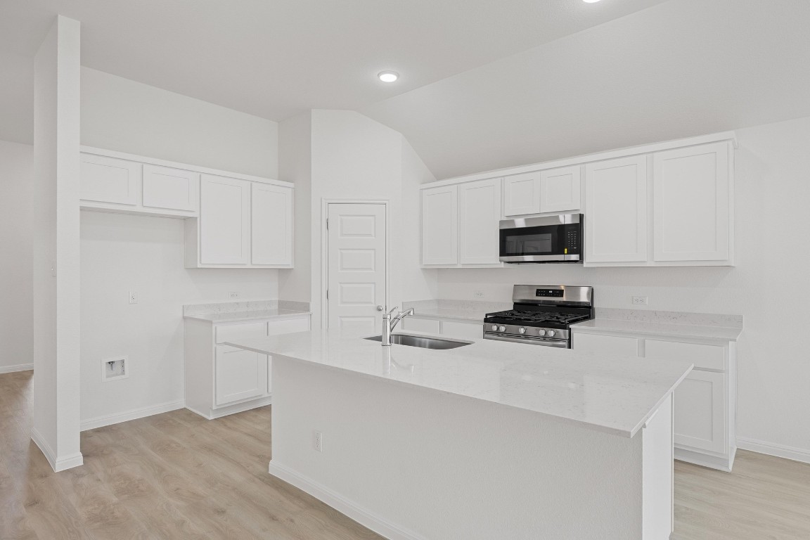 327 Bendecido Loop Elgin, TX 78621 - Photo 9 of 35