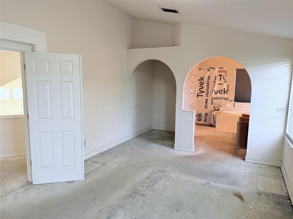 8025 Addison Court Orlando, FL 32835 - Photo 9 of 12