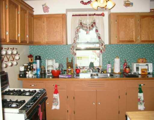 311 Evans City Road Butler, PA 16001 - Photo 4 of 8 Kitchen.