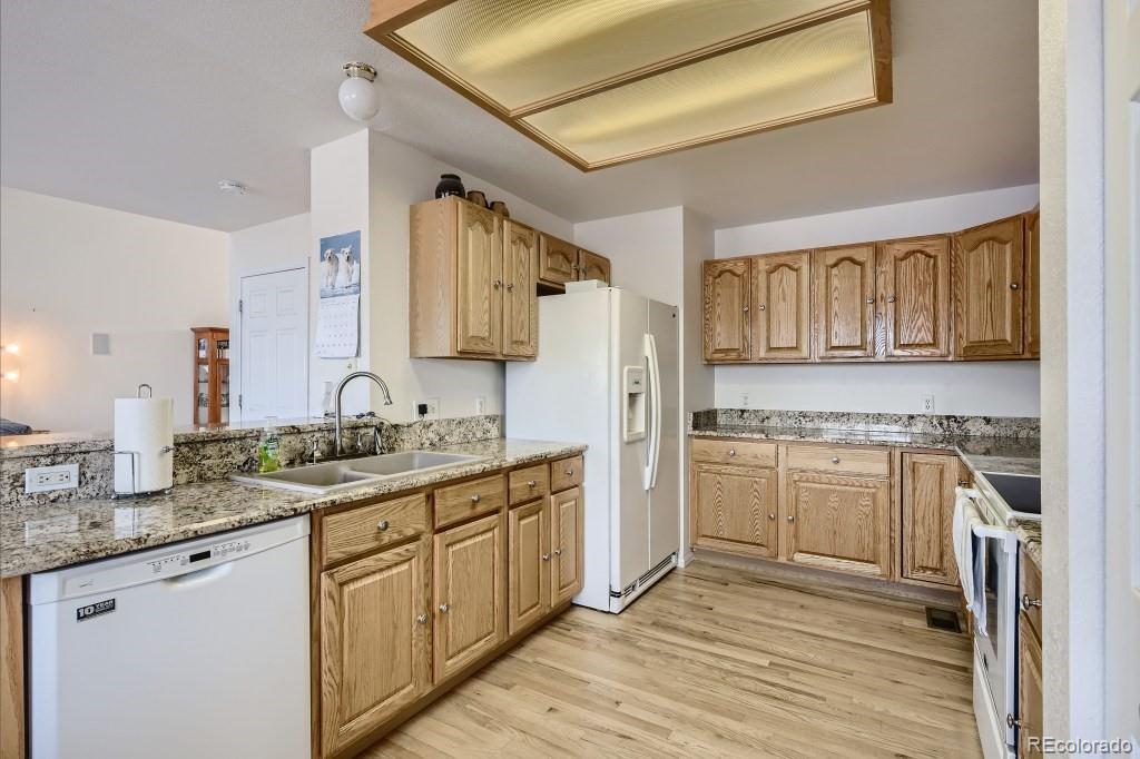 2205 Hyacinth Road Highlands Ranch, CO 80129 - Photo 8 of 35 Gallery Image 8
