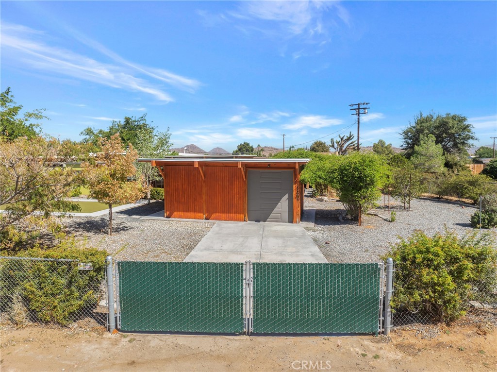 19964 Nowata Road Apple Valley, CA 92307 - Photo 4 of 51 Gallery Image 4