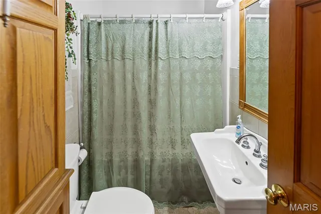 $238,000 | 207 West Vine Street, Brighton, IL 62012