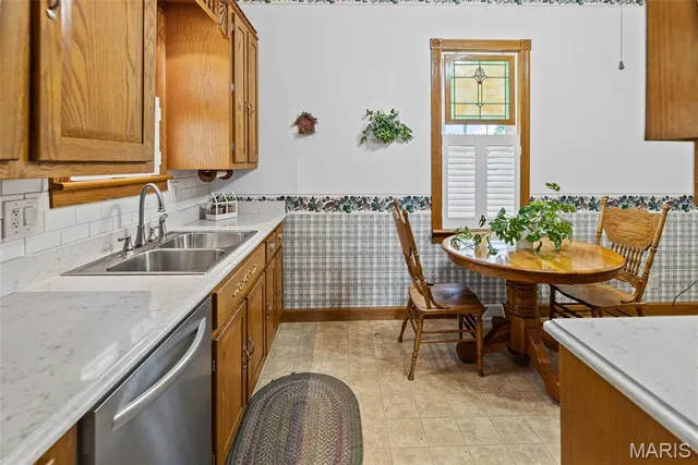 $238,000 | 207 West Vine Street, Brighton, IL 62012