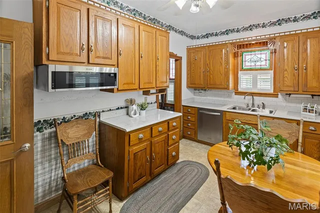 $238,000 | 207 West Vine Street, Brighton, IL 62012