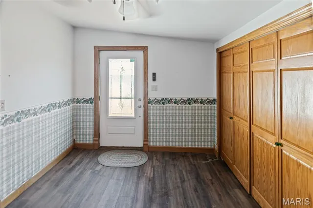 $238,000 | 207 West Vine Street, Brighton, IL 62012