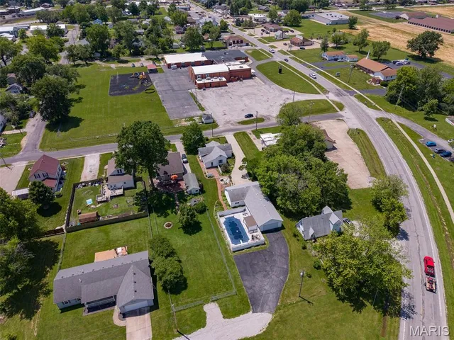 $238,000 | 207 West Vine Street, Brighton, IL 62012