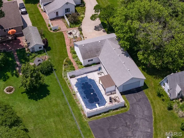 $238,000 | 207 West Vine Street, Brighton, IL 62012