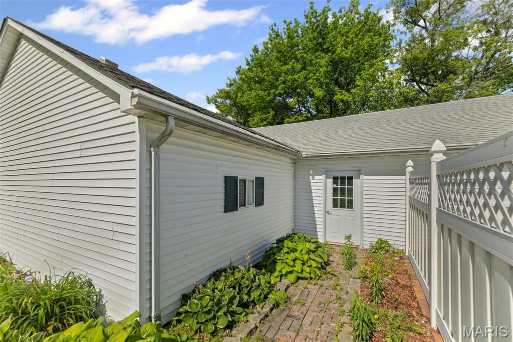 207 West Vine Street Brighton, IL 62012 - Photo 9 of 34