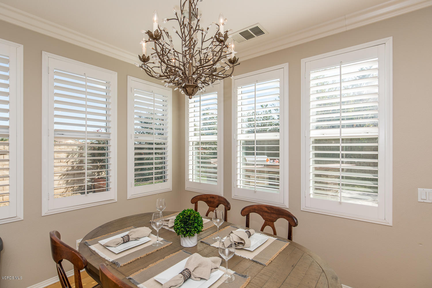 13790 Grindstone Court Moorpark, CA 93021 - Photo 14 of 37 13790 Grindstone Ct Moorpark-large-014-0