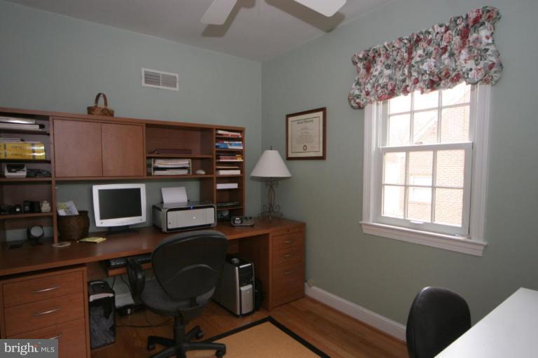 4622 Woodfield Road Bethesda, MD 20814 - Photo 17 of 30 Bedroom #3