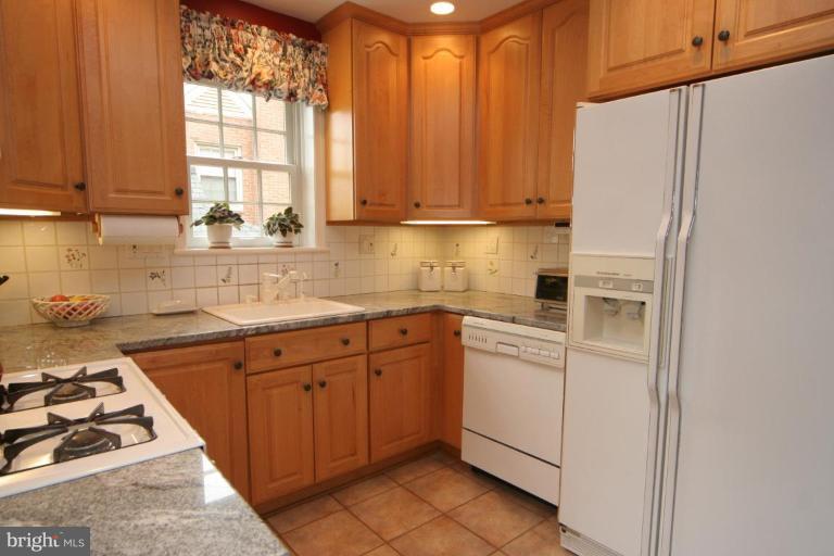 4622 Woodfield Road Bethesda, MD 20814 - Photo 9 of 30 Kitchen #3
