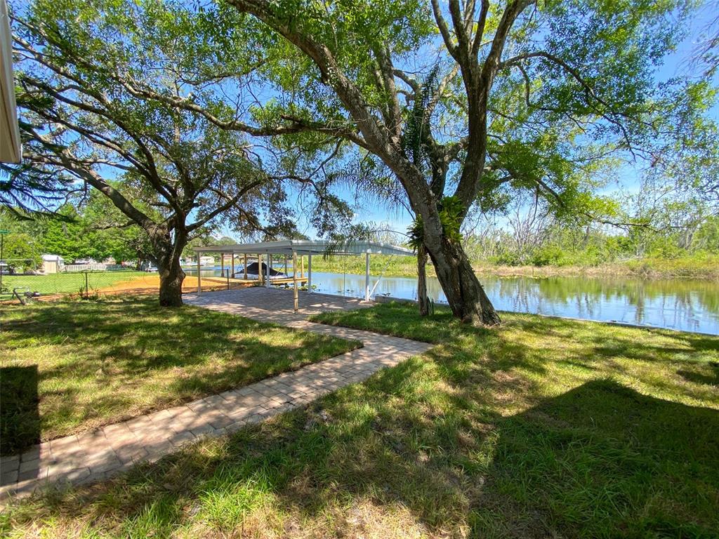 28046 Lois Drive Tavares, FL 32778 - Photo 2 of 14