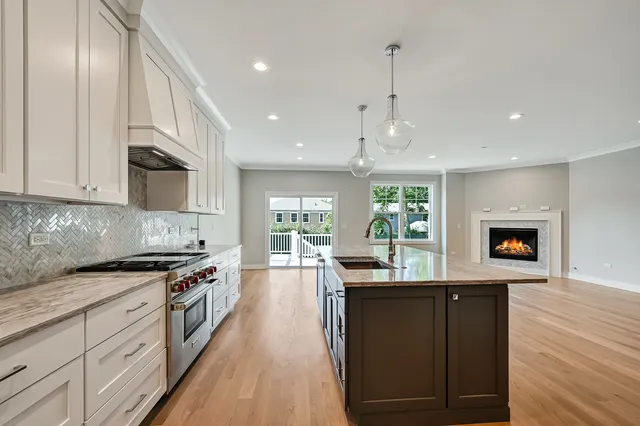 $965,000 | 133 Harding Avenue, Glen Ellyn, IL 60137