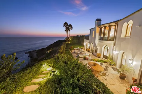 $10,950,000 | 32804 Pacific Coast Highway, Malibu, CA 90265