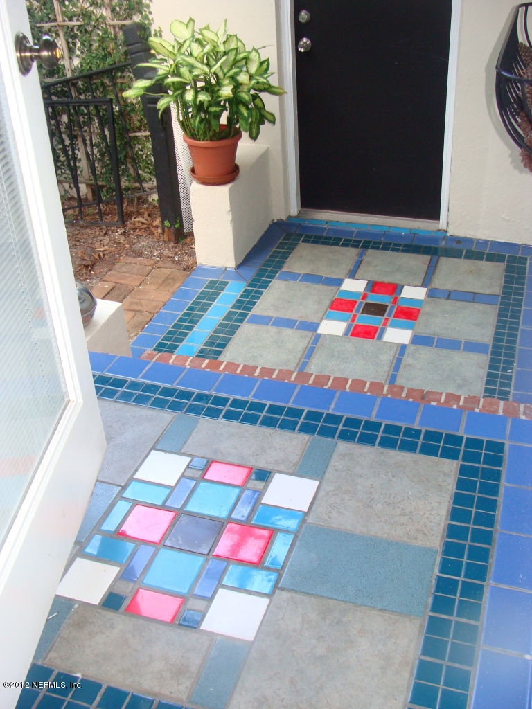 5428 Stetson Road Jacksonville, FL 32207 - Photo 24 of 27 a view of a living room