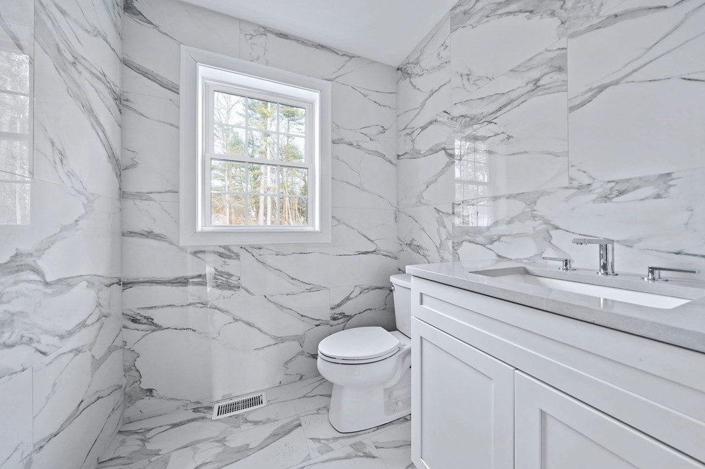 32 Constitution Way Hanover, MA 02339 - Photo 11 of 27 Gallery Image 11