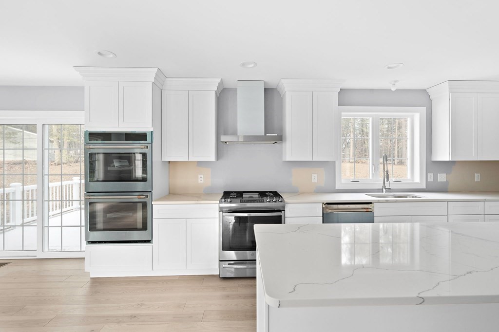 32 Constitution Way Hanover, MA 02339 - Photo 4 of 27 Gallery Image 4