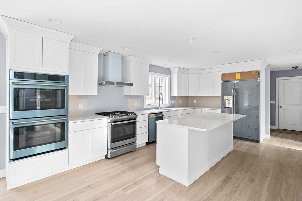 32 Constitution Way Hanover, MA 02339 - Photo 5 of 27 Gallery Image 5