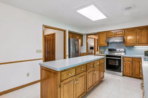 $575,000 | 4908 West 93rd Street, Bloomington, MN 55437