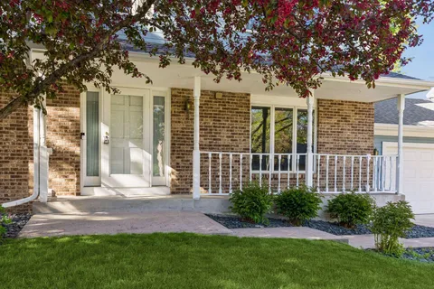 $575,000 | 4908 West 93rd Street, Bloomington, MN 55437