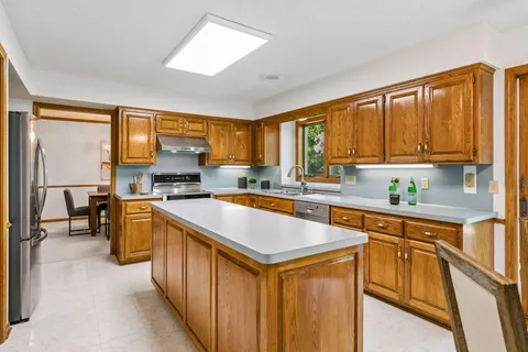 $575,000 | 4908 West 93rd Street, Bloomington, MN 55437