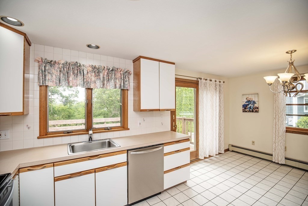 21 Honeysuckle Road Gloucester, MA 01930 - Photo 12 of 42 Gallery Image 12