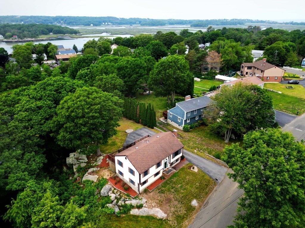 21 Honeysuckle Road Gloucester, MA 01930 - Photo 3 of 42 Gallery Image 3