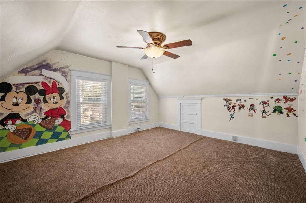 254 Ridge Avenue New Kensington, PA 15068 - Photo 32 of 50 a view of an empty room with a window