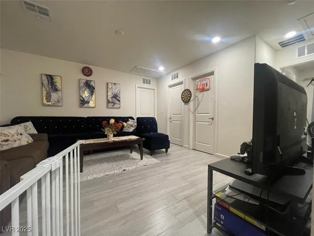 $2,100 | 5045 Bloodhound Street, Las Vegas, NV 89122