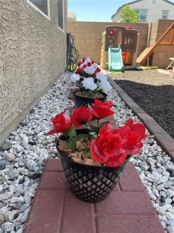 $2,100 | 5045 Bloodhound Street, Las Vegas, NV 89122