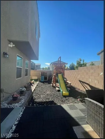 $2,100 | 5045 Bloodhound Street, Las Vegas, NV 89122