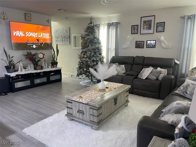 $2,100 | 5045 Bloodhound Street, Las Vegas, NV 89122