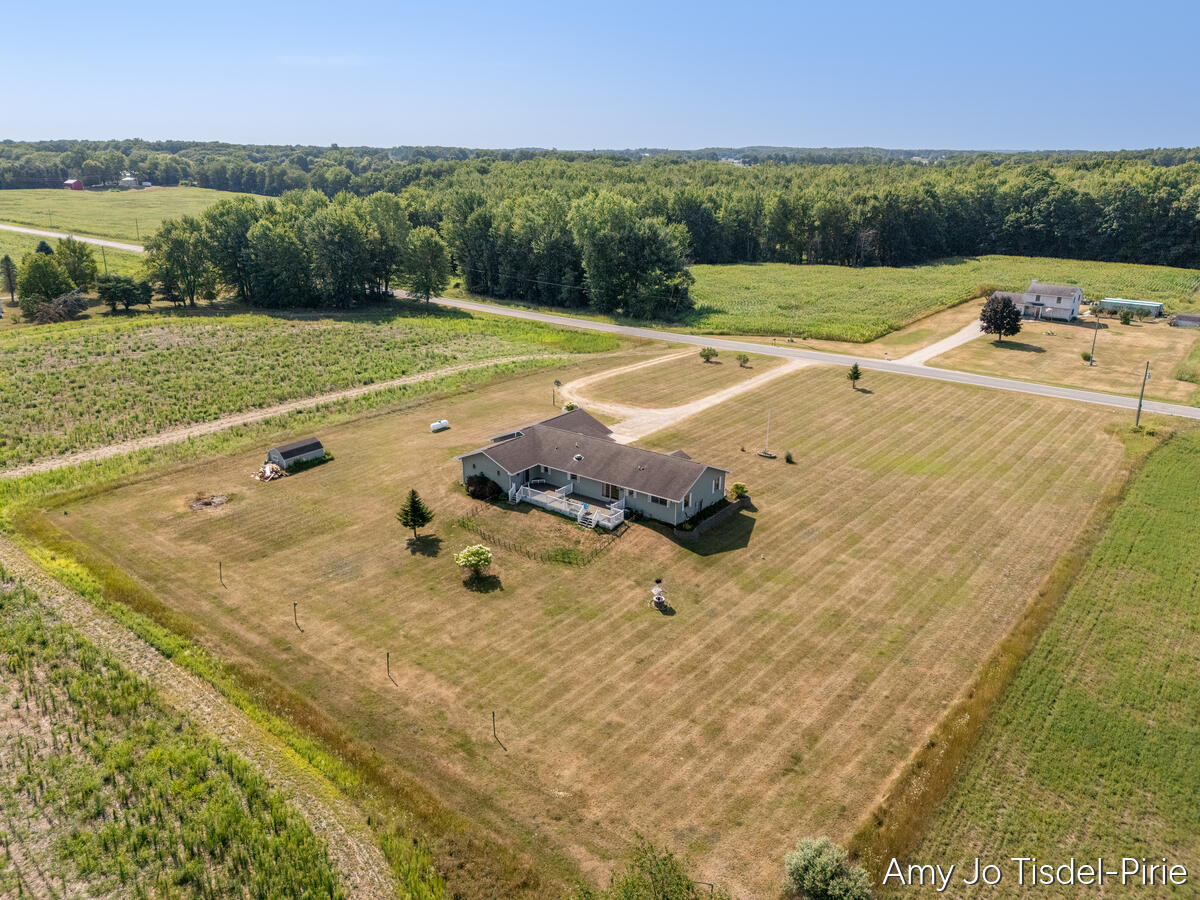16972 West Stanton Road Trufant, MI 49347 - Photo 33 of 39 16972-W-Stanton_203