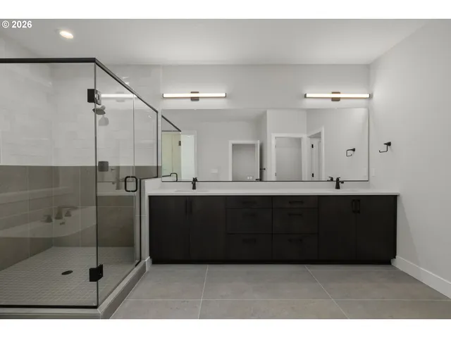 $1,095,000 | 12813 Southwest Sunny Terrace, Unit L1, Tigard, OR 97223