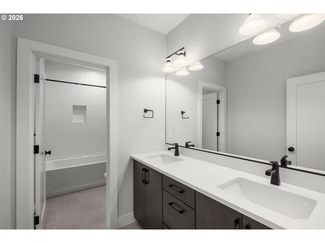 $1,095,000 | 12813 Southwest Sunny Terrace, Unit L1, Tigard, OR 97223