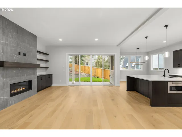 $1,095,000 | 12813 Southwest Sunny Terrace, Unit L1, Tigard, OR 97223