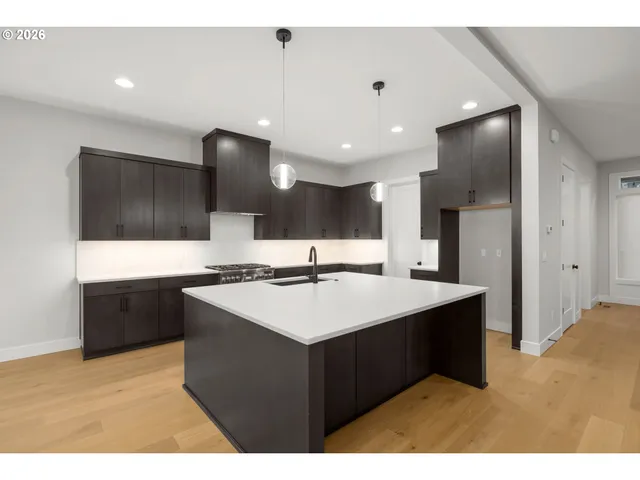 $1,095,000 | 12813 Southwest Sunny Terrace, Unit L1, Tigard, OR 97223